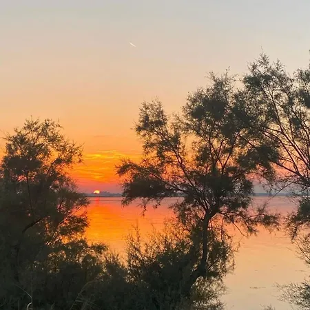 Paradise House & Garden * لينانو سابيادورو